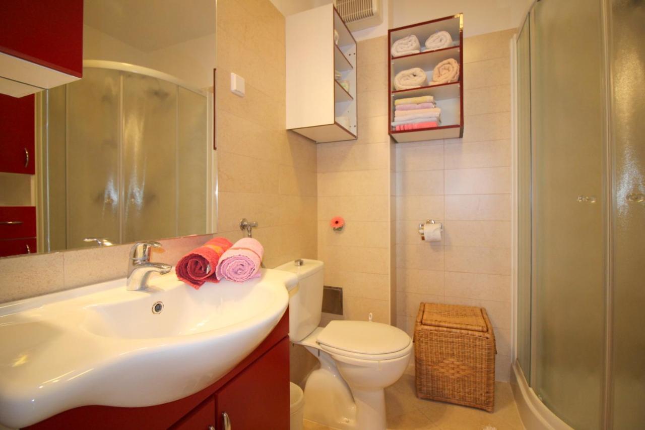 Apartment Vojka In City Center Poreč Exteriör bild
