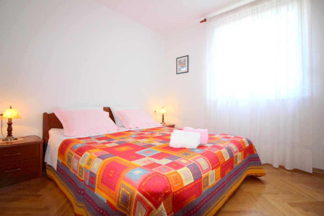 Apartment Vojka In City Center Poreč Exteriör bild
