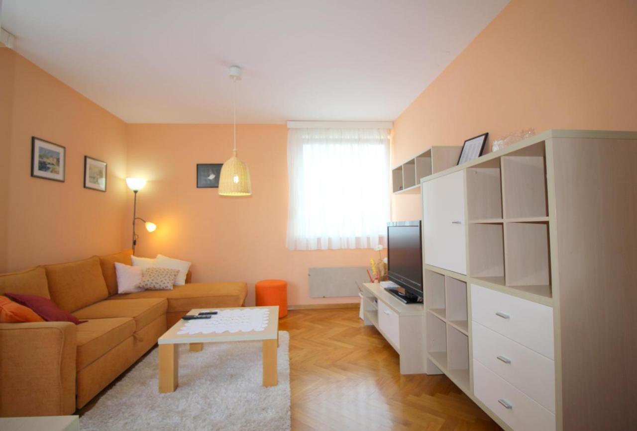 Apartment Vojka In City Center Poreč Exteriör bild