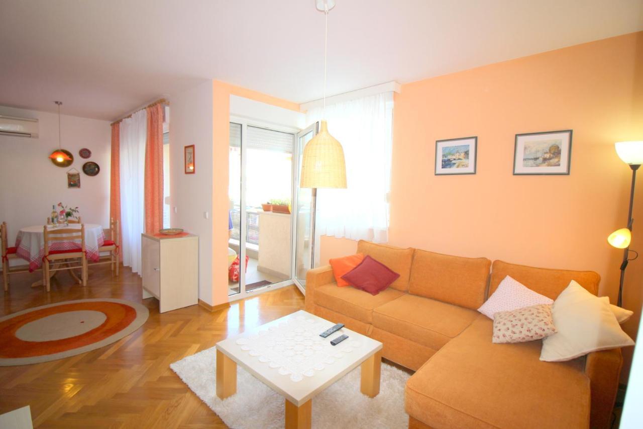 Apartment Vojka In City Center Poreč Exteriör bild